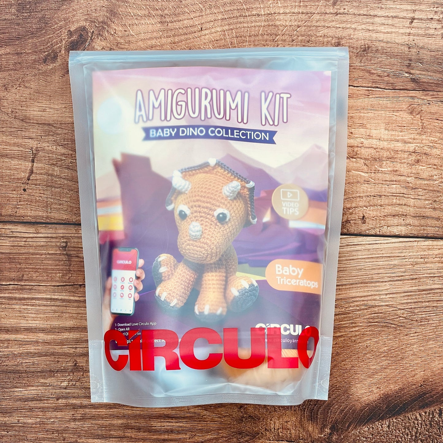 AMIGURUMI KIT Baby Triceratops